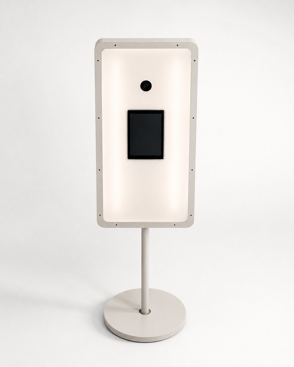 Studio Pod S1 station, three-quarter view