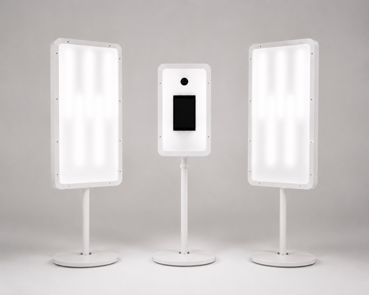 Roadie Flex Kit - the Roadie capture unit flanked by two Flex Light Panels
